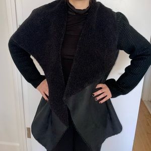 Aqua Ribbed Women's Sweater Suede Front Faux Fur Trim Women’s Medium Black